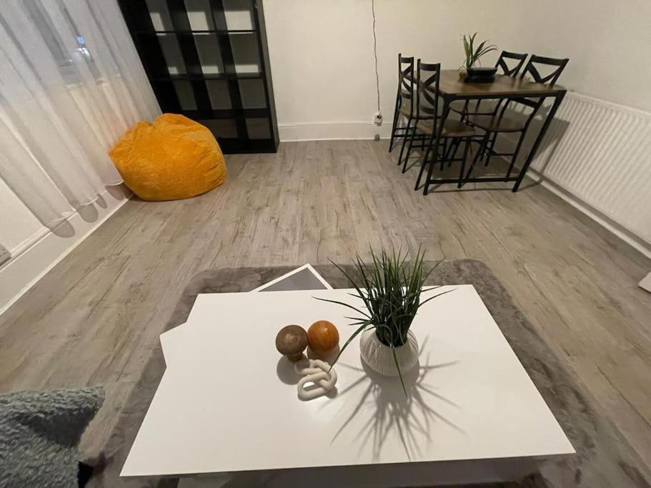 Stunning 2 Bedroom On Tower Bridge Londyn Zewnętrze zdjęcie