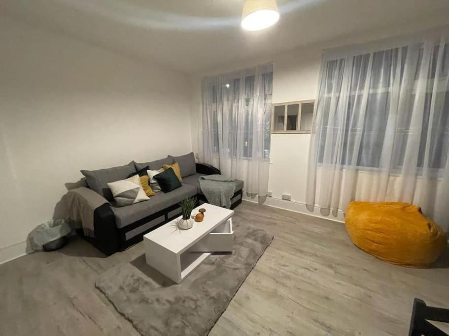 Stunning 2 Bedroom On Tower Bridge Londyn Zewnętrze zdjęcie